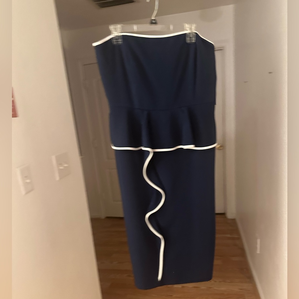 Women’s Navy Blue & White shoulder less dress size 16
